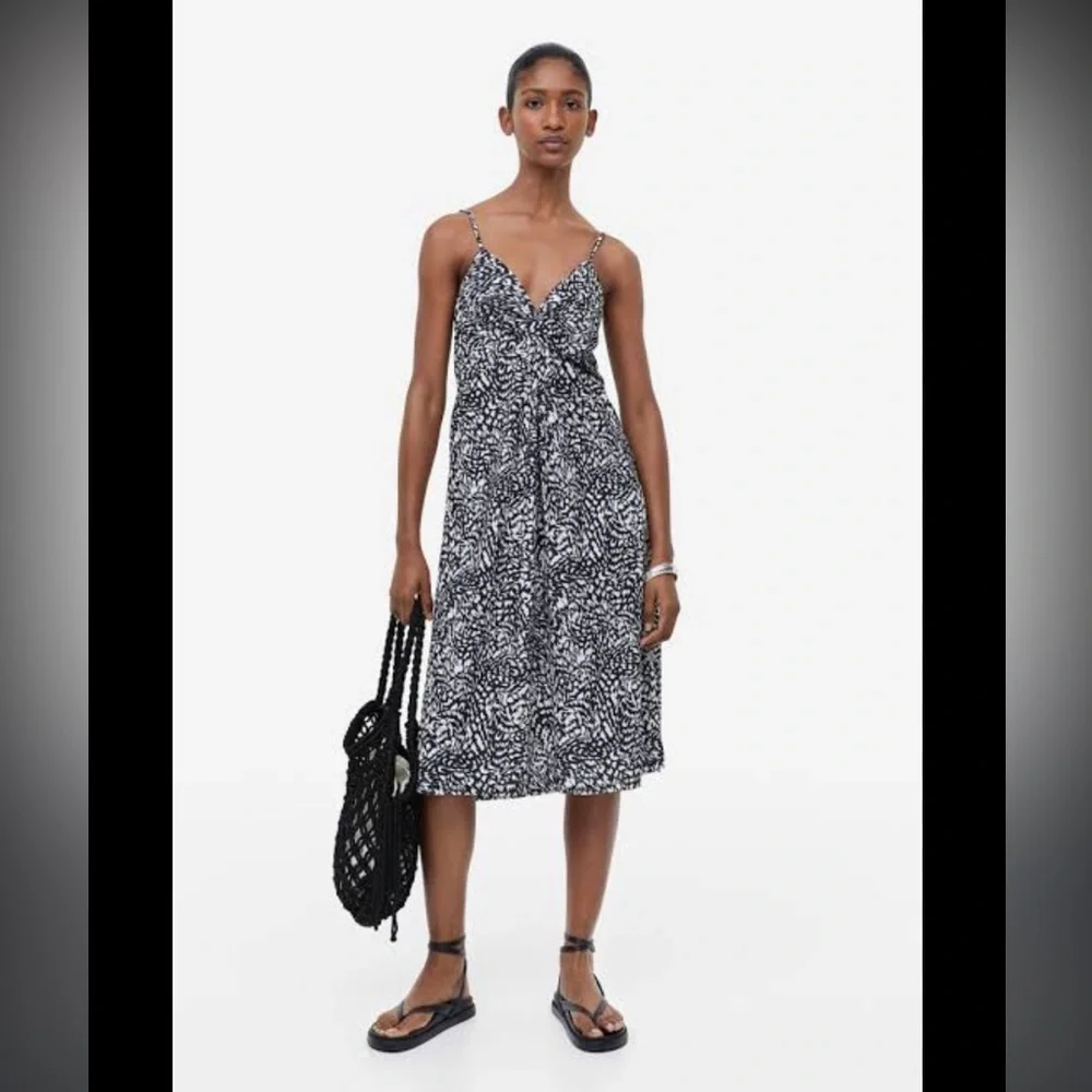 H&M DRESS - Picture 6 of 10